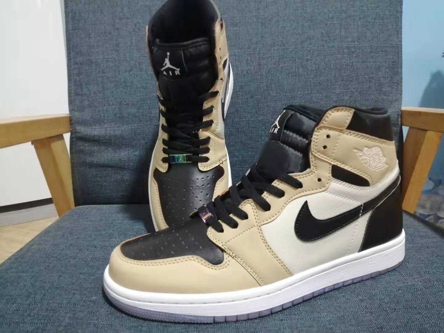 Women Air Jordan 1 Retro Light Yellow Black White